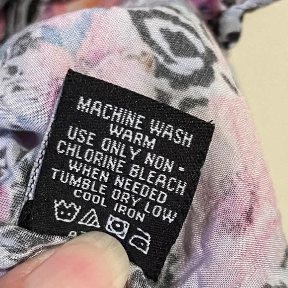 Tolani Collection Black/Pink Floral Boho Geometric Tunic/Poncho. Rayon. Size LP - Picture 7 of 8